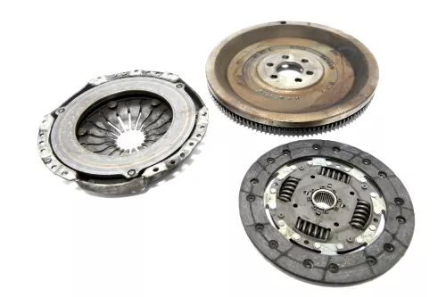 VW Golf 5 6 Schwungrad Schwungscheibe 1.4 030105271D 038105269C + Kupplung (164380)