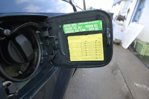 Audi A4 B5 Tankdeckel Tankklappe Tank Deckel Klappe 8D5809905B grün LZ6U (164426)