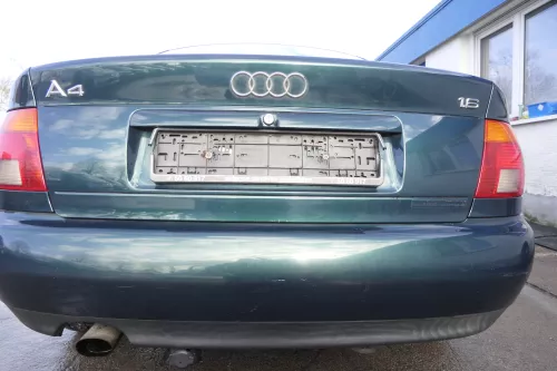 Audi A4 B5 Limousine Stoßstange hinten Heckstoßstange grün LZ6U biscaBj99 (164428)