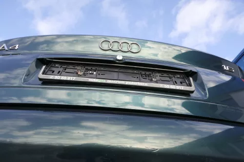 Audi A4 B5 Limousine Griff Heckklappe Heckklappengriff grün LZ6U bis caBj.1999 (164429)