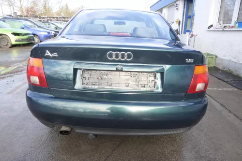 Audi A4 B5 Heckklappe hinten Klappe Kofferraumklappe Limousine grün LZ6U