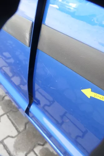 VW Touran 1T 1T3 Tür hinten links blau LA5X und Scheibe ohne Anbauteile (164456)