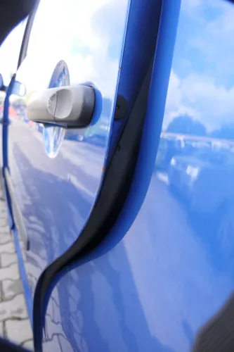 VW Touran 1T 1T3 Tür hinten links blau LA5X und Scheibe ohne Anbauteile (164456)