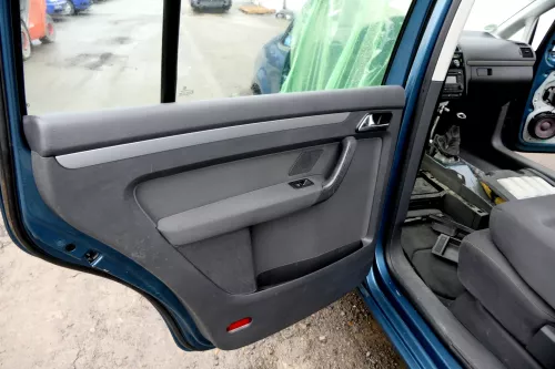 VW Touran 1x Türverkleidung Verkleidung Tür hinten links anthrazit Lautsprecher (164467)