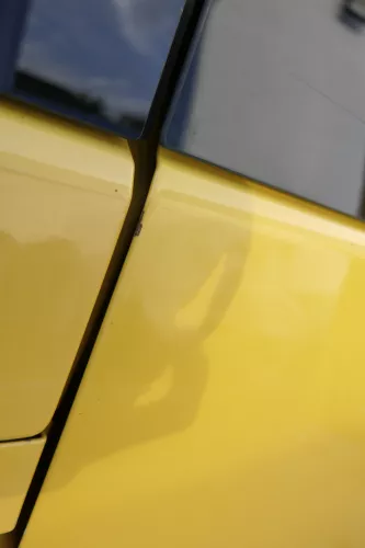 VW Caddy 3 2k Tür hinten rechts gelb Post L132 Schiebetür mit Scheibe (164537)