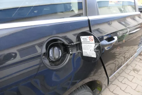 VW Passat 3C Kombi Tankdeckel Klappe Tankklappe Deckel Tank schwarz L041 (164573)