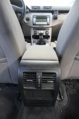 VW Passat 3C Mittelarmlehne Armlehne Fach Deckel braun latte macchiato