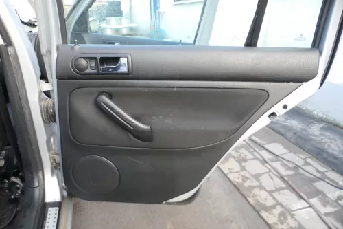 1x VW Golf 4 1J Kombi Türverkleidung Verkleidung Tür hinten rechts schwarz f (164643)