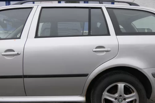 Skoda Octavia 1U5 Combi Kombi Variant Tür hinten links grau silber LF7T 9102