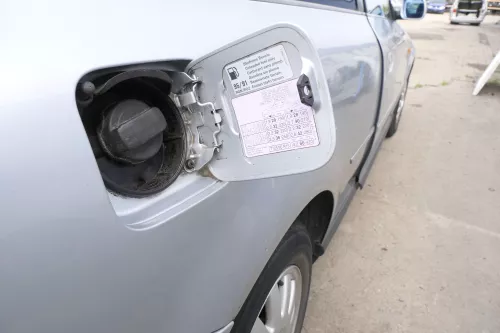 Audi A3 8L Tankdeckel Klappe Tankklappe Tank grau silber LY7M Deckel (164797)