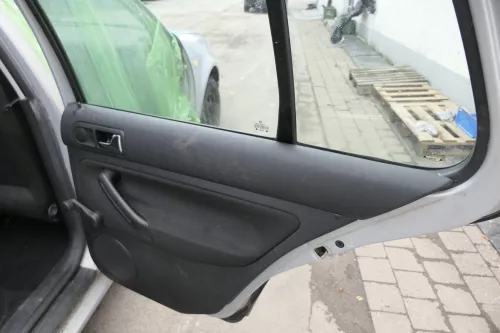 1x VW Golf 4 1J Limousine Türverkleidung Verkleidung Tür hinten rechts schwarz (164940)