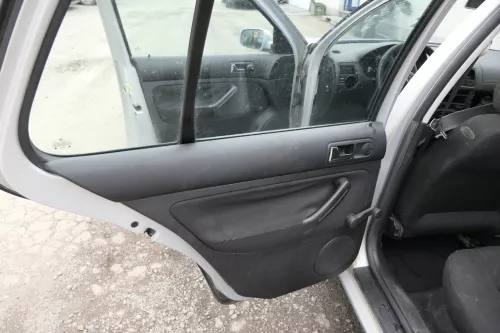 1x VW Golf 4 1J Limousine Türverkleidung Verkleidung Tür hinten links schwarz (164941)
