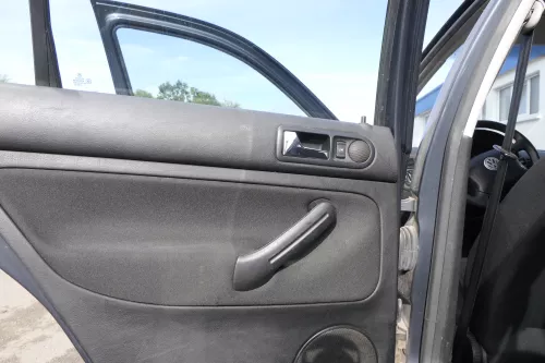 1x VW Golf 4 1J Kombi Türverkleidung Verkleidung Tür hinten links schwarz (165037)