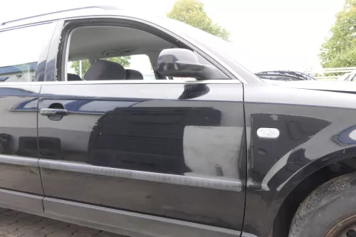 VW Passat 3B 3BG Kombi + Limo Tür vorne rechts Beifahrertür schwarz L041
