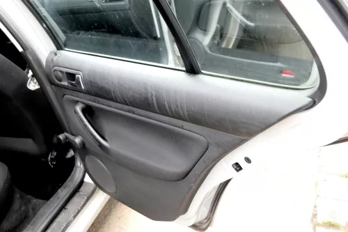 1x VW Golf 4 1J Limousine Türverkleidung Verkleidung Tür hinten rechts schwarz (165218)