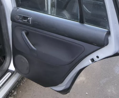 1x VW Golf 4 1J Kombi Türverkleidung Verkleidung Tür hinten rechts schwarz f (165341)