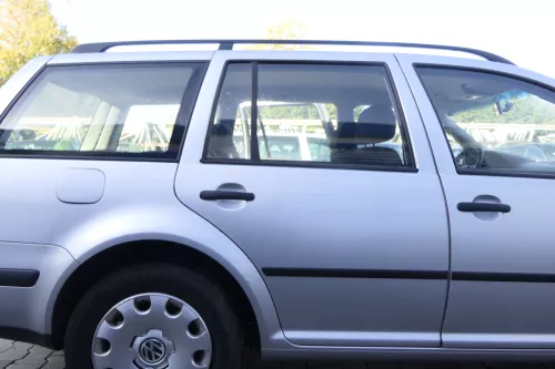 VW Golf 4 Bora Tür hinten rechts nur Kombi / Variant silber LA7W -ohne Anbauteil