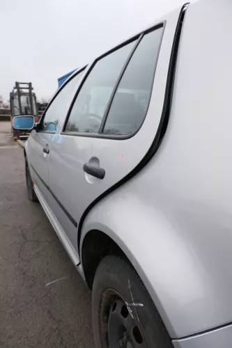 VW Golf 4 Limousine Tür hinten links silber grau LB7Z (KEINkombi) (165578)