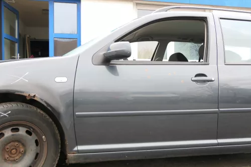 VW Golf 4 Bora Tür vorne links Fahrertür 4/5-Türer Kombi Variant grau blue LC7V