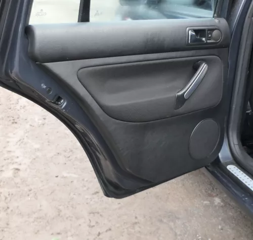 1x VW Golf 4 1J Kombi Türverkleidung Verkleidung Tür hinten links schwarz (166113)