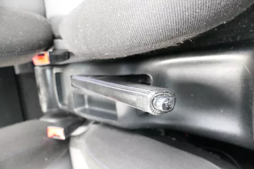 VW Golf 4 Bora Handbremse Feststellbremse schwarz Leder blaue Nähte (166118)