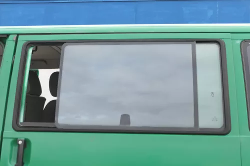 T4 Transporter Tür links Schiebetür mit Scheibe Multivan Caravelle grün Polizei (166175)