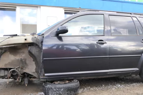 VW Golf 4 Bora Tür vorne links Fahrertür 4/5-Türer Kombi Variant schwarz LC9Z