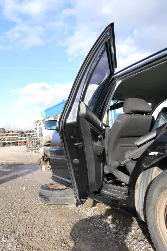 VW Golf 4 Bora Tür hinten links nur Kombi / Variant schwarz LC9Z ohne Anbauteil (166215)