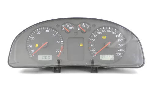 VW Passat 3B Tacho Tachometer Kombiinstrument 221.000km 3B1919860 Benziner