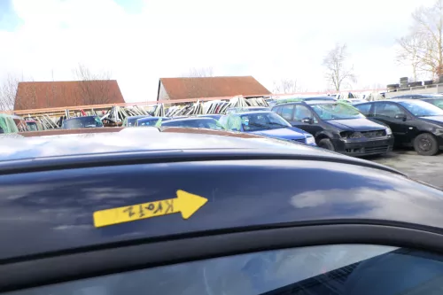 VW Polo 6N 6N2 Tür vorne rechts Beifahrertür 2/3-Türer schwarz LC9Z (166332)