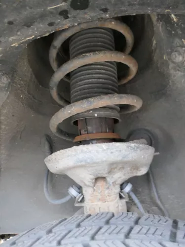 VW Polo 6N2 Federbein Feder Federn Stoßdämpfer vorne links + rechts (166348)