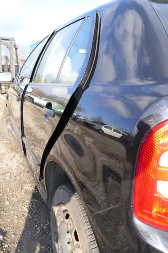 Skoda Fabia 6Y Limousine Schrägheck Tür hinten links schwarz LF9R (166388)