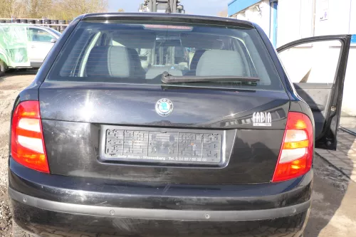 Skoda Fabia 6Y6 Schrägheck Heckklappe Kofferraumklappe hinten schwarz LF9R