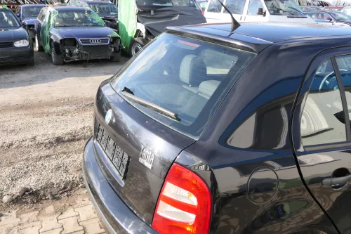 Skoda Fabia 6Y6 Schrägheck Heckklappe Kofferraumklappe hinten schwarz LF9R (166389)