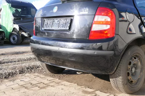 Skoda Fabia 6Y Schrägheck Stoßstange hinten Heckstoßstange schwarz LF9R PDC (166391)