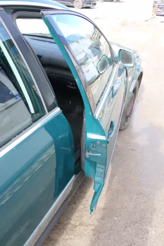 VW Passat 3B 3BG Kombi + Limo Tür vorne rechts Beifahrertür grün LB6G (166568)
