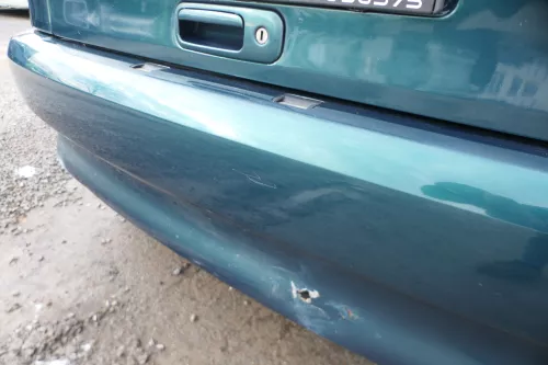 Polo 6N Stoßstange hinten NUR Oberteil der 2-geteilte Heckstoßstange grün LC6P (166616)