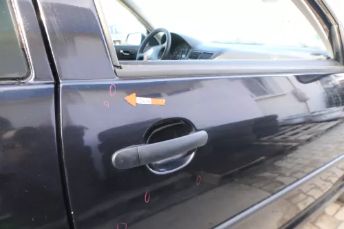 VW Golf 4 Tür vorne rechts Beifahrertür 2/3-Türer schwarz LC9Z ohnAnbautei (166623)