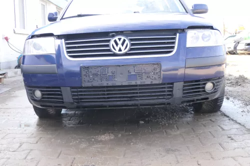 VW Passat 3BG Stoßstange vorne Frontstoßstange Stoßfänger blau LA5E (166640)