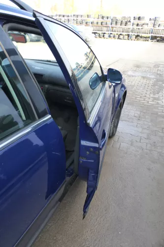 VW Passat 3B 3BG Kombi + Limo Tür vorne rechts Beifahrertür blau LA5E (166642)