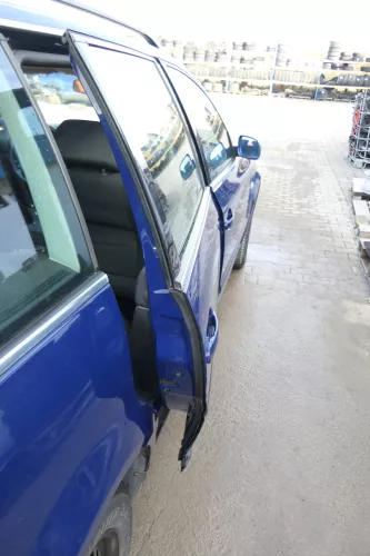 VW Passat 3B 3BG 3B6 Kombi Avant Tür hinten rechts mit Scheibe blau LA5E (166643)