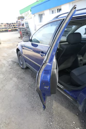 VW Passat 3B 3BG Kombi Variant Tür hinten links blau LA5E ohneAnbauteile (166645)