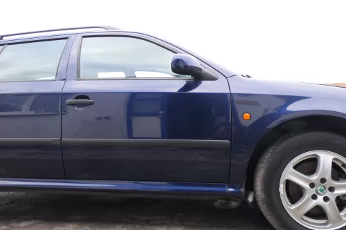Skoda Octavia 1U Kombi  +Limo Tür vorne rechts Beifahrertür blau LF5U 9460