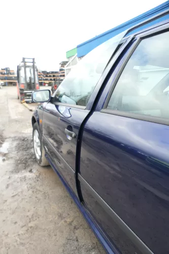 Skoda Octavia 1U Kombi + Limo Tür vorne links Fahrertür blau LF5U 9460 ohne Anba (166697)