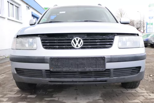VW Passat 3B Stoßstange vorne Frontstoßstange Stoßfänger silber LB7Z grau Grill