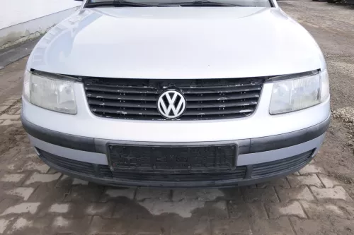 VW Passat 3B Stoßstange vorne Frontstoßstange Stoßfänger silber LB7Z grau Grill (166901)