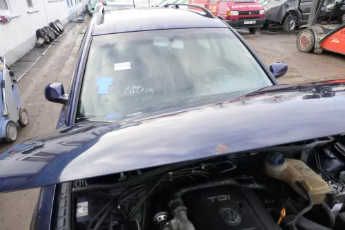 VW Passat 3B Motorhaube Klappe vorne vorn Haube blau LB5N (166917)