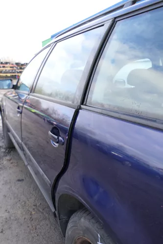 Passat 3B 3BG 3B6 Kombi Variant Tür hinten links blau LB5N (166924)