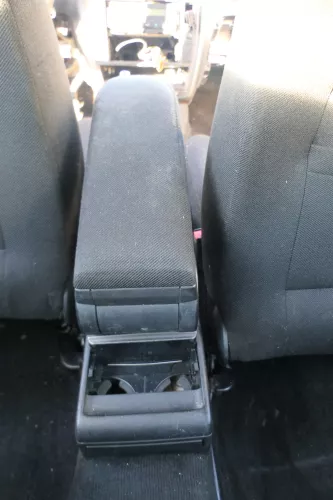 VW Passat 3B Mittelarmlehne Armlehne Lehne Mitte Original schwarz dunkel (166951)