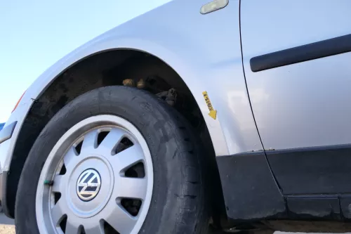 VW Passat 3B Kotflügel vorne links silber LB7Z (166970)